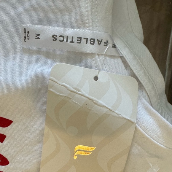 FABLETICS JADE BOXY TEE- Maddie Ziegler size M - Picture 6 of 6